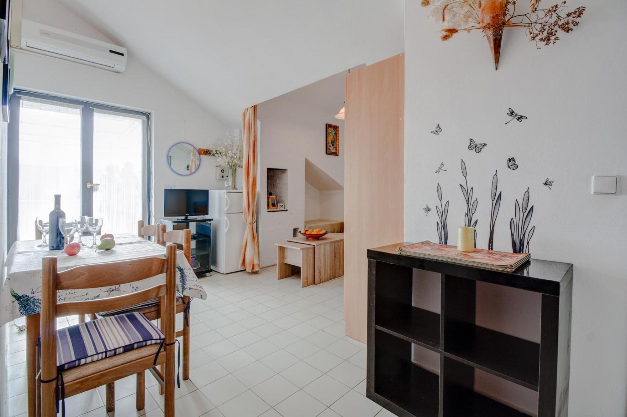 Apartment With Beautiful View And Big Terrace Vrboska Exterior photo